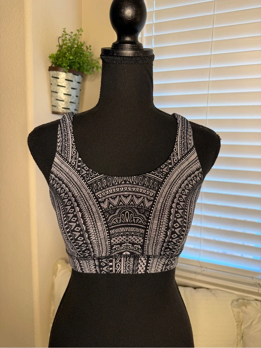 Lululemon Energy Bra Entwined Ice Grey Black Geo Print